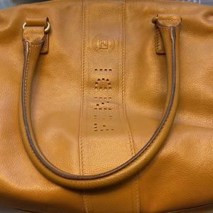 Fendi vintage bag true color is in first picture shown